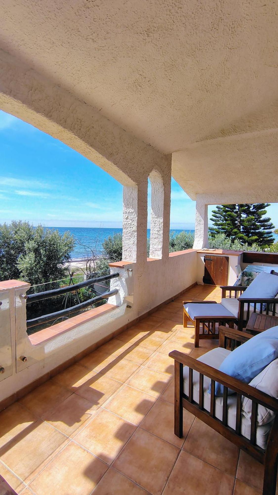 In Front Of The Beach - La Terrazza Sul Mare Flumini di Quartu Exterior foto